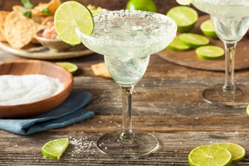 Rolgordijnen Refreshing Homemade Classic Margarita © Brent Hofacker