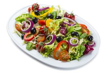 Ensalada vegetal aislada