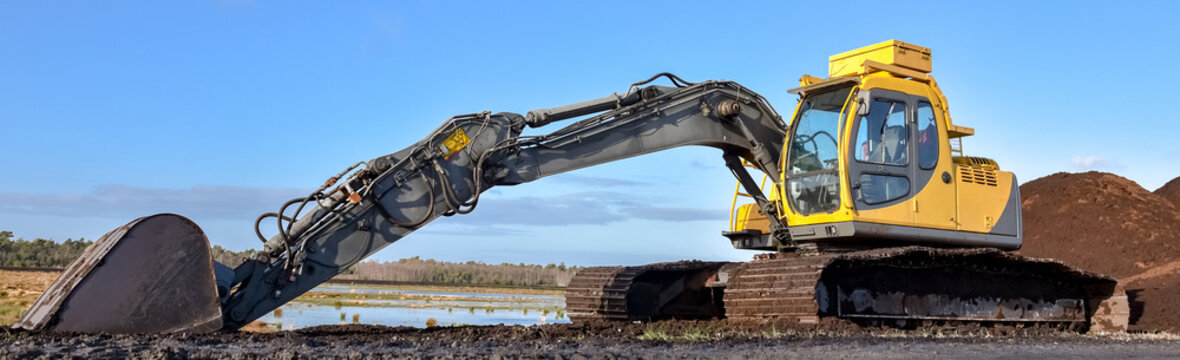 Nahaufnahme eines Baggers, Banner