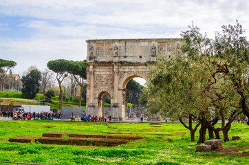 Fototapeta premium Arch of Constantine, Rome, Italy. The ruins of Roman forum.