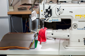 Single-needle lockstitch sewing machine