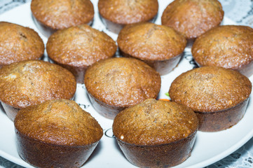 Muffin con pere e gocce di cioccolato, dessert, muffin fatti in casa, torta, plumcake pere e cioccolato