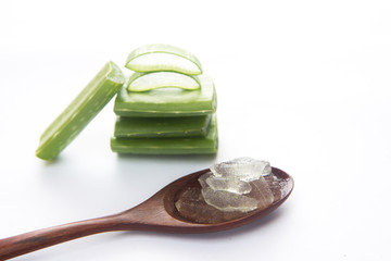 Aloe Place the pieces on a white background.