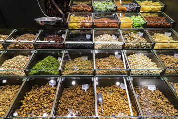 the market - full colors