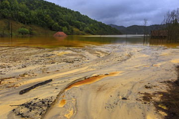 Polluted water by mining 
