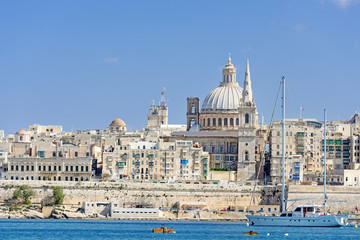 Fototapeta na wymiar Valletta skyline