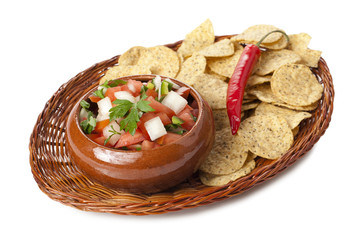 fresh salsa dip with nachos