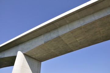 建設中の高速道路のインターチェンジ