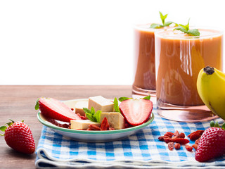 Tofu cheese, strawberries and goji berries for smoothie