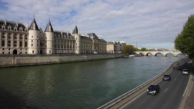 Vidéo Paris, La Conciergerie, voies sur berges