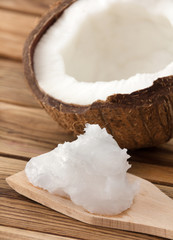 Kokosöl und Kokosnuß