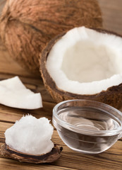 Kokosöl und Kokosnuß