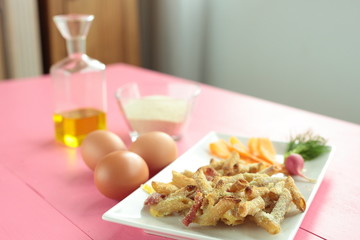 Macaroni coated with egg