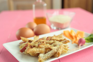 Macaroni coated with egg