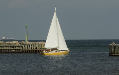 Fototapeta premium Saili boat in harbour