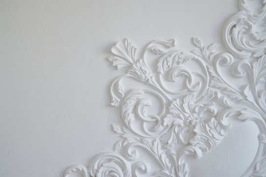 Luxury white wall design bas-relief with stucco mouldings roccoco element