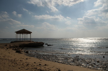 spiaggia con gazebo / beach with gazebo