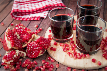 pomegranate juice with fresh fruits
