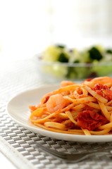 ミニトマトと海老のパスタ

