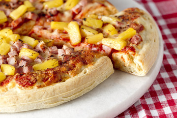 thick crust hawaiian pizza