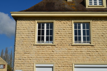 Façade en pierre de Caen (Normandie)