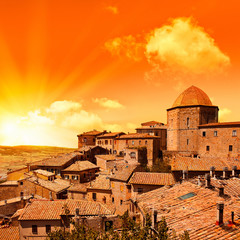 Obraz premium wonderful italy tuscany hill at sunrise or sunset road scenic