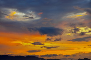 奈良盆地葛城山の夕焼け