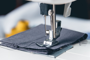 sewing machine and item of clothing