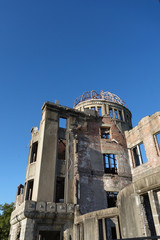 晴れの原爆ドーム