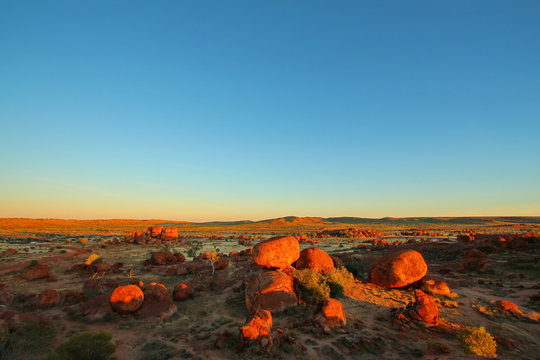 Devils Marbles, Australian outback