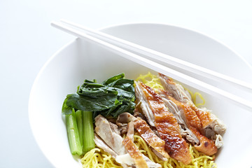 Roasted duck with yellow jade noodles