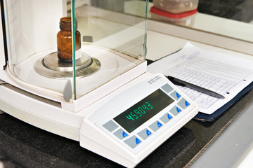 Electronic scales in chemical laboratory