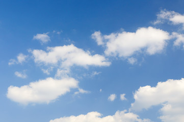 Obraz na płótnie Canvas Beautiful clouds on a blue sky