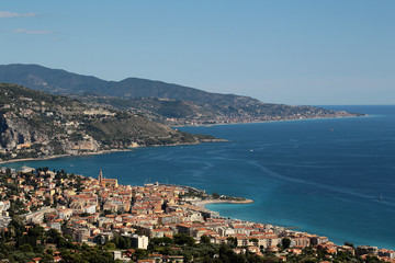 Obraz premium City coastline by sea