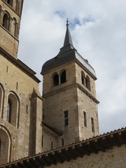 Fototapeta premium Bourgogne - Saône-et-Loire, Abbaye de Cluny - Tour carrée