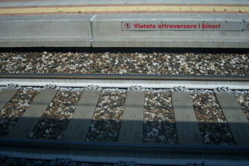 Vietato attraversare i binari