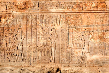 Fototapeta na wymiar Wall reliefs in Egypt in the town of Kom Ombo