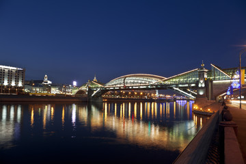 Fototapeta na wymiar View of Moscow. Pedestrian bridge Bogdan Khmelnitsky. Russia