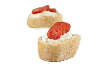 bread slices with butter and tomato