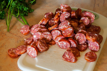 Wurst in Scheiben geschnitten