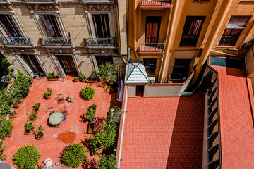 Terrasse vu du haut des toits du Palais Guell