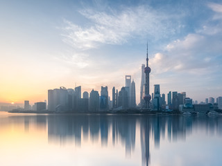 Fototapeta na wymiar shanghai skyline in sunrise