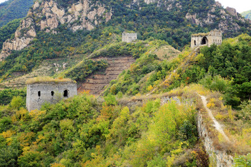 Fototapeta na wymiar In autumn, the Great Wall of China