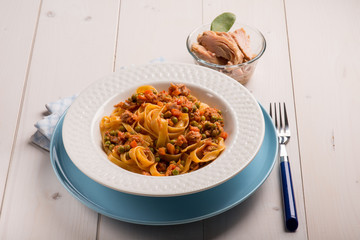 tagliatelle with tuna ragout and green peas