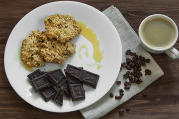 oatmeal cookies with honey, chocolate and coffee
