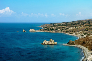 Кипр, Петра ту Ромиу, бухта Афродиты. Общий вид со смотровой площадки.