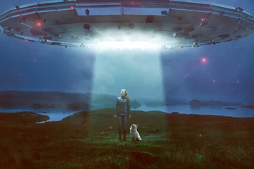 Foto auf Acrylglas UFO Frau und Hund sehen UFO über sich
