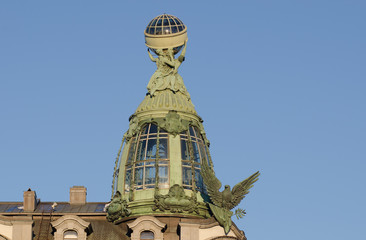 Obraz premium tower Singer (book) house with sculptures