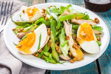 salad with chicken, lentils and green beans