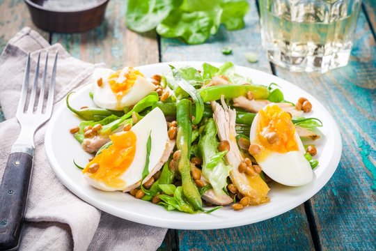 salad with chicken, lentils and green beans